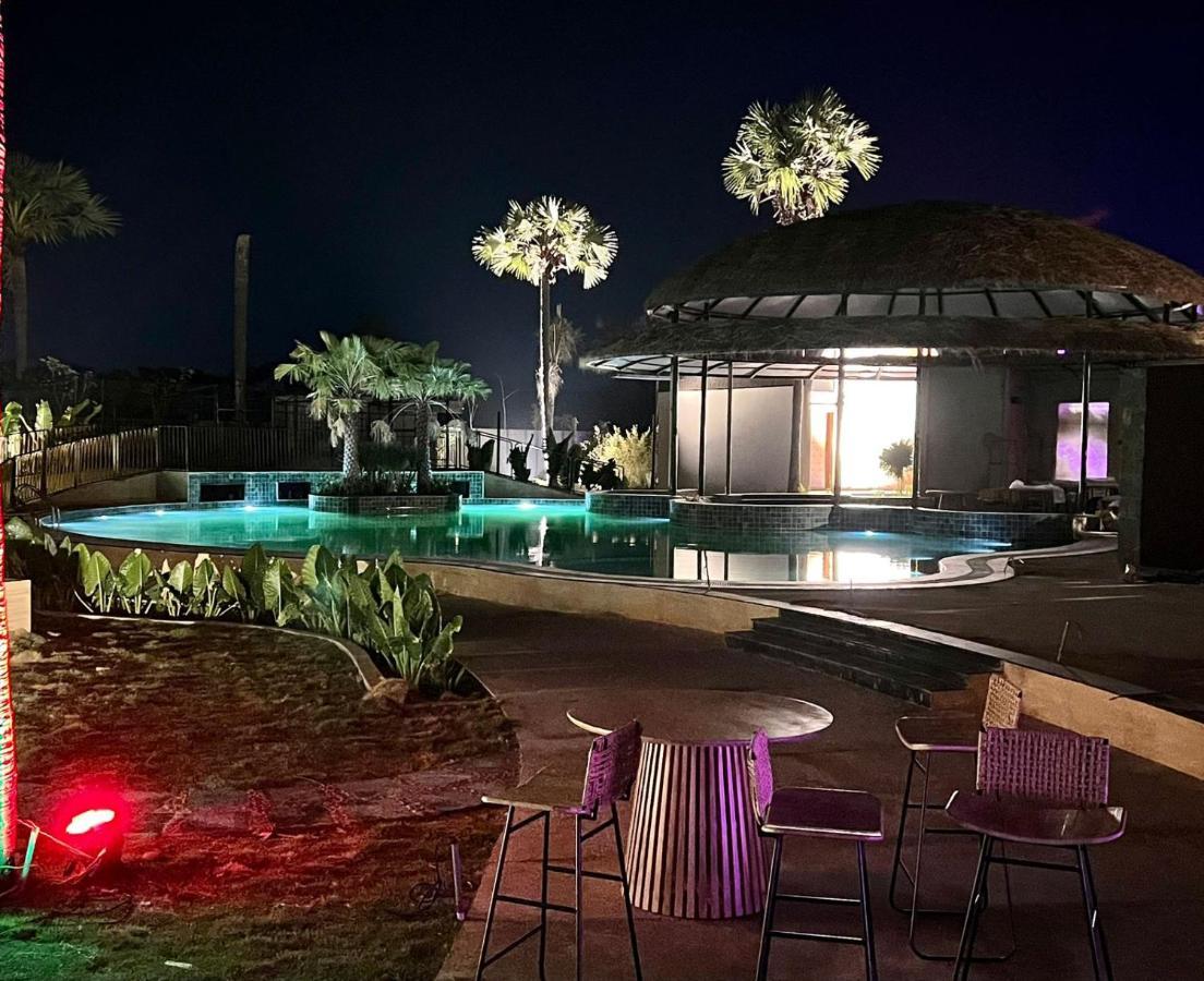 V Hotels And Resorts Chirala 외부 사진