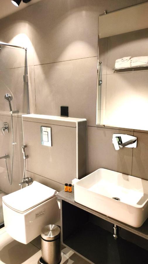 V Hotels And Resorts Chirala 외부 사진